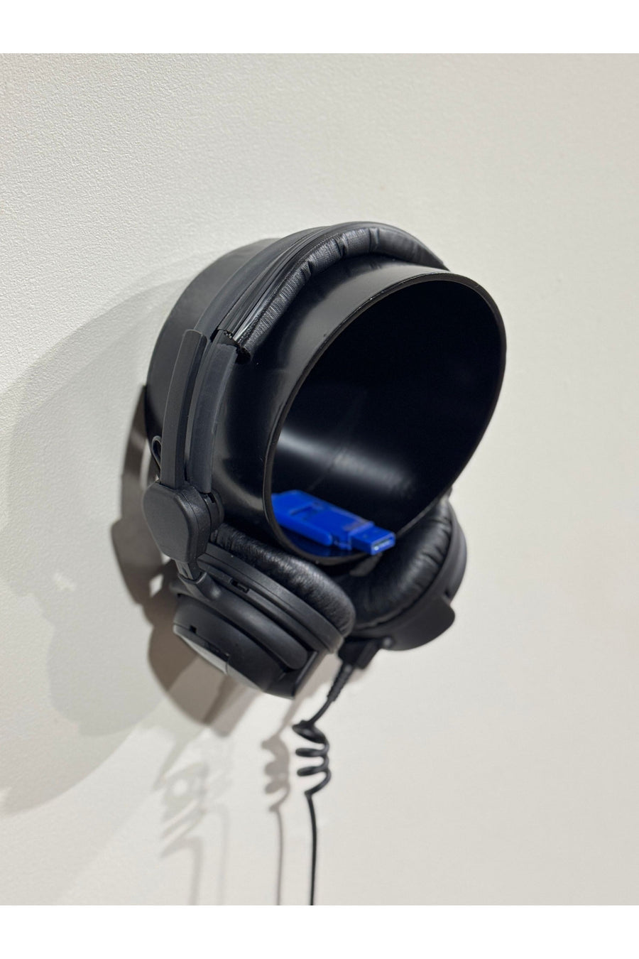 Igloo Floating Headphone Rack