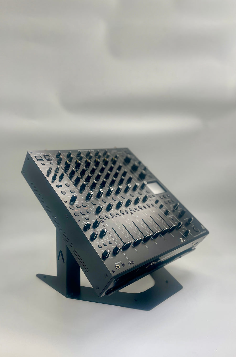 Soporte para mezclador/sintetizador Warthog (16")