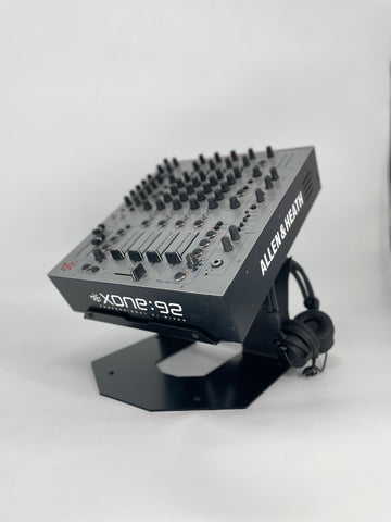 Soporte para mezclador/sintetizador AMX (12")