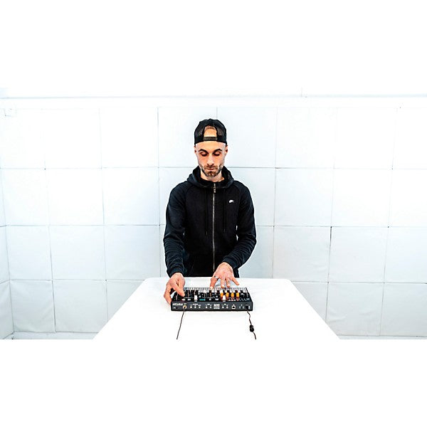 Arturia MICROFREAK Hybrid digital analog programmable synthesizer, polyphonic aftertouch